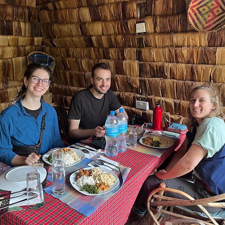 Ava Garden Backpackers Daire Mto wa Mbu Dış mekan fotoğraf