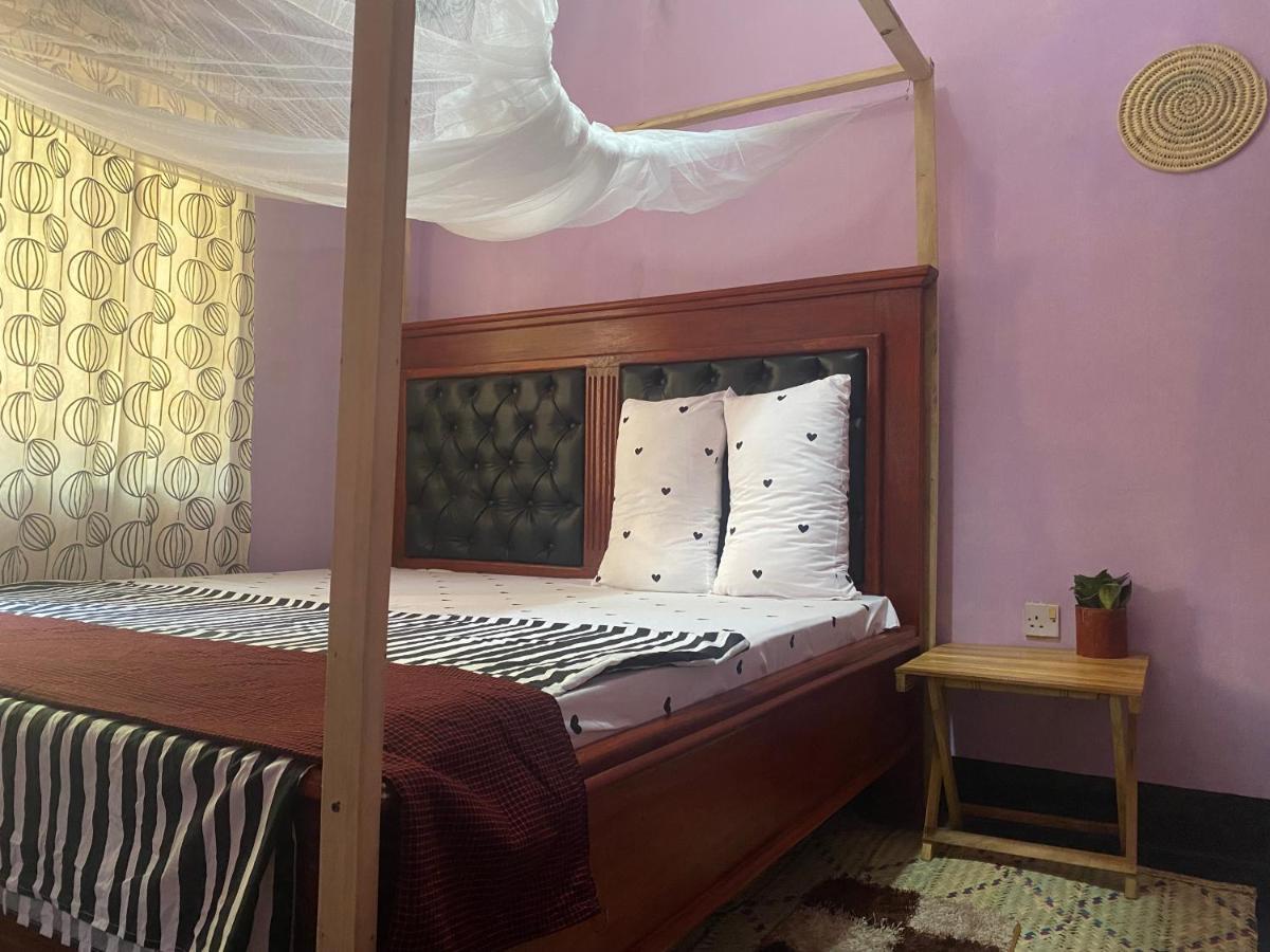 Ava Garden Backpackers Daire Mto wa Mbu Dış mekan fotoğraf